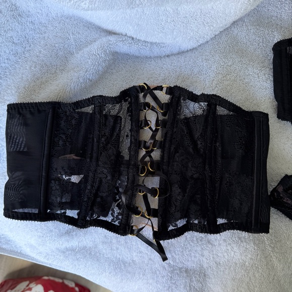 Agent Provocateur lingerie set - Picture 10 of 11